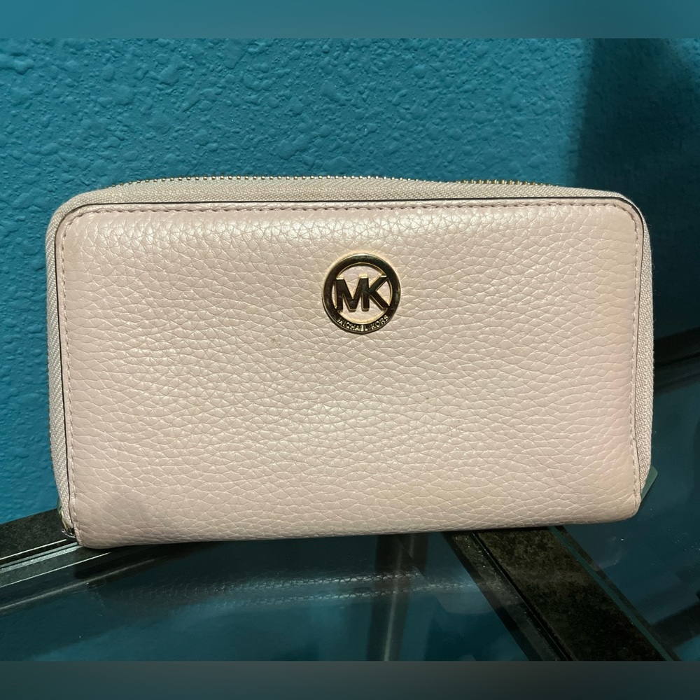 Authentic Michael kors travel size wallet